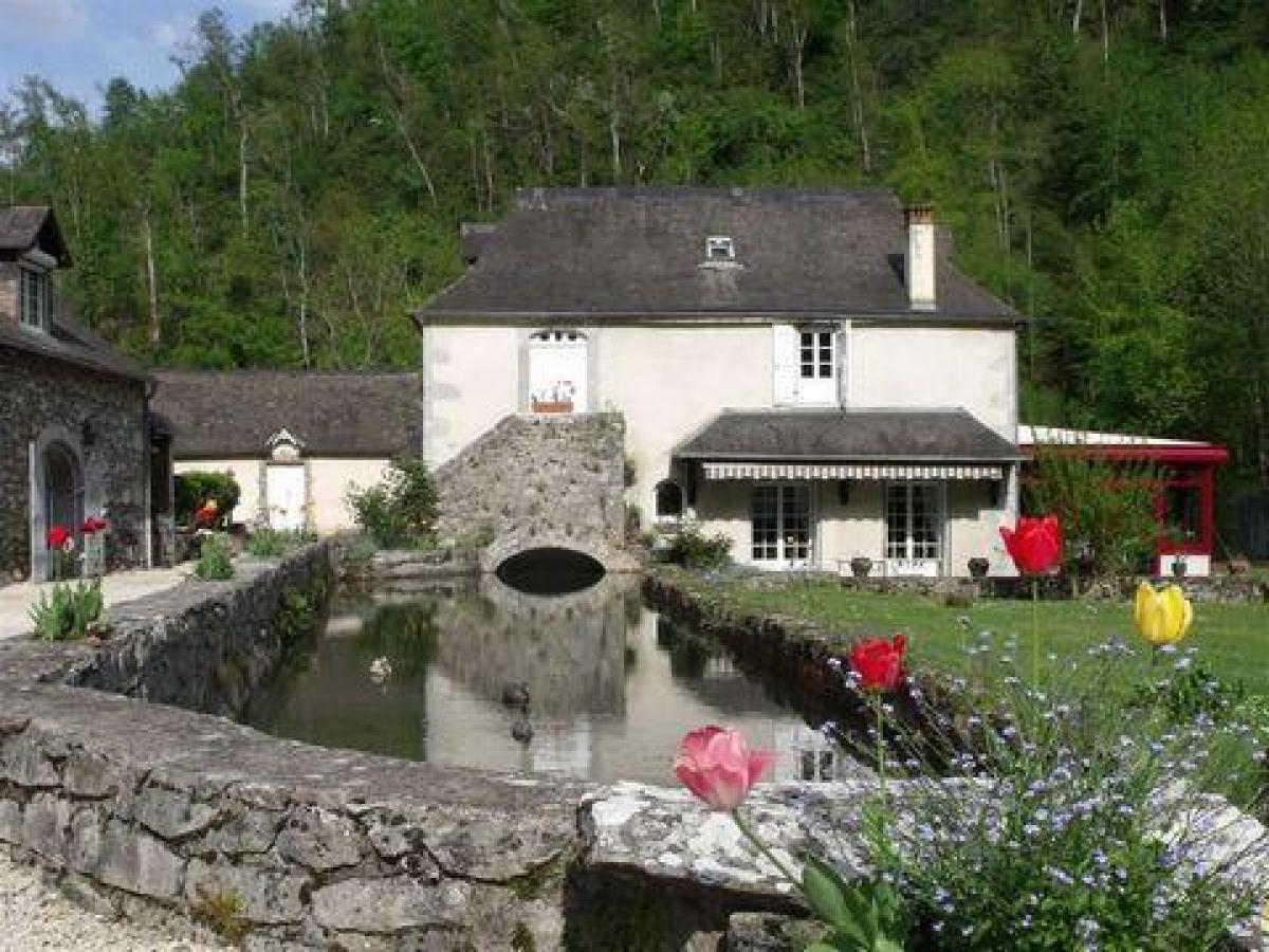 4 bedrooms Shop in Pau, France No. 18475