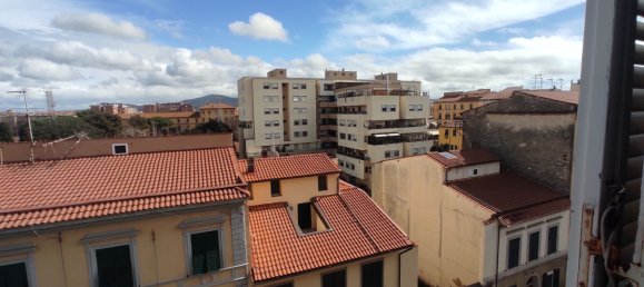 Квартира с 4 комнатами в Ливорно, Италия № 140123 17