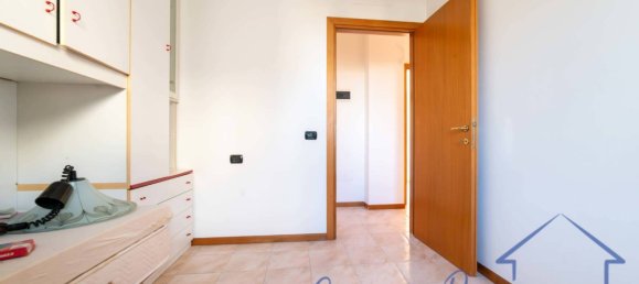 Apartamento de 2 dormitorios en Rimini, Italy No. 329058 12