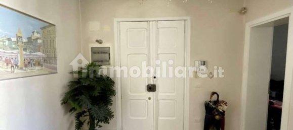 4 bedrooms Apartment in Verona, Italy No. 265278 9