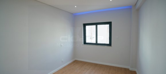 Квартира с 2 спальнями в Картейра, Португалия № 115451 8