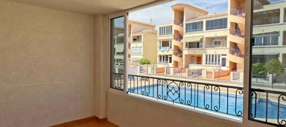 Apartamento de 2 dormitorios en Alicante, Spain No. 181463 2
