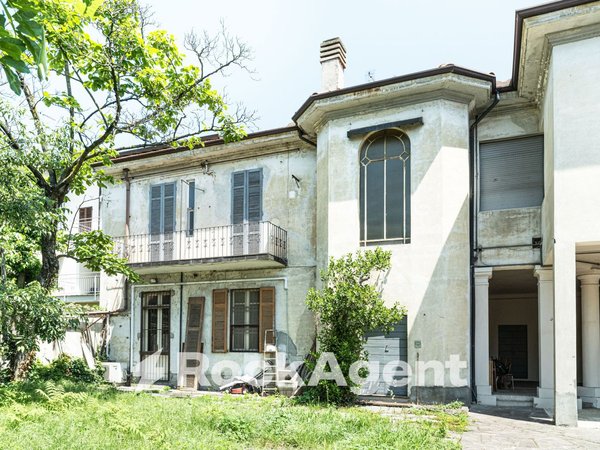 Büro in Vigevano, Italy 160m², Nr. 183634