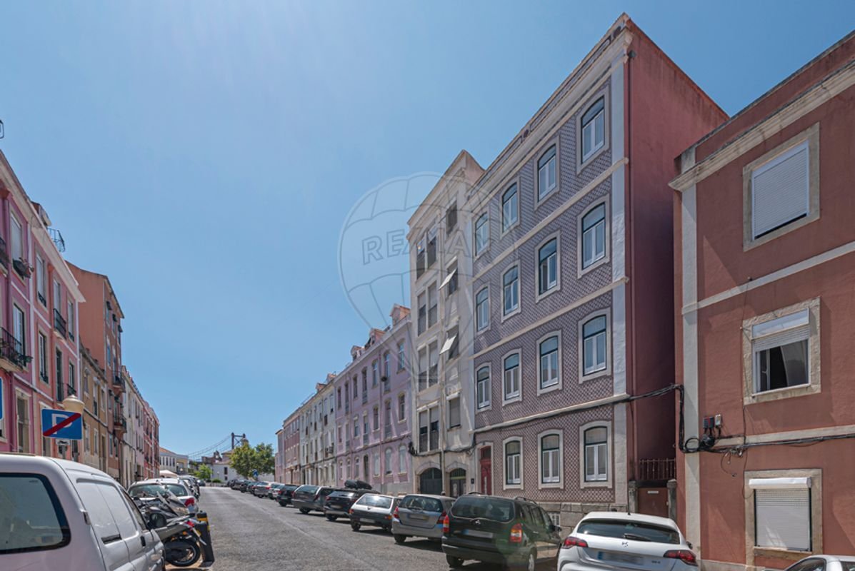 20 bedrooms Building in Lisbon, Portugal No. 204545