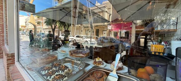 150 m² propiedad comercial en venta en Torrevieja, Alicante, Comunidad Valenciana, Spain № 370096 3