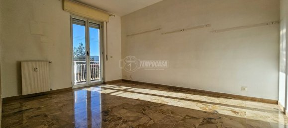 4-salle Appartement à Ovada, Italy No. 116024 2