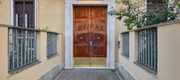 4 bedrooms Apartment in Rome, Italy No. 314541 2