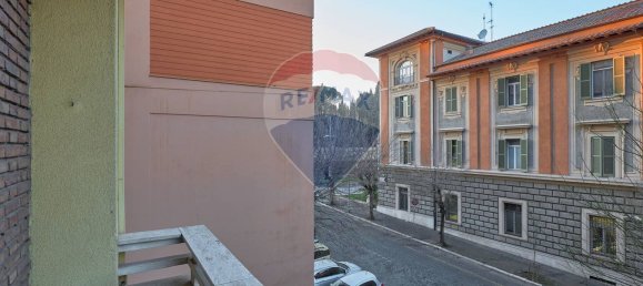 4 bedrooms Apartment in Rome, Italy No. 314541 25