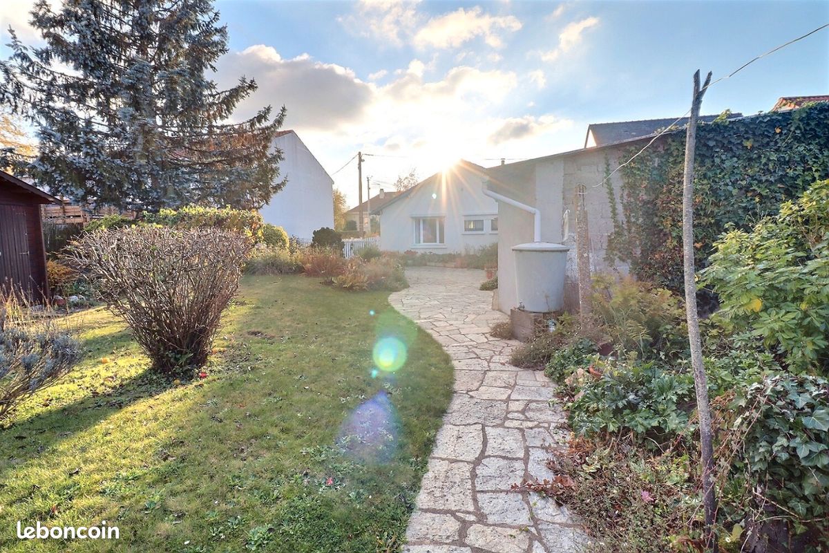 3 bedrooms House in Saint-Sebastien-sur-Loire, France No. 291033