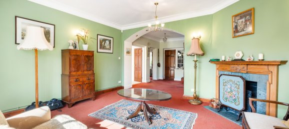 4 bedrooms House in Reigate, United Kingdom No. 979 37