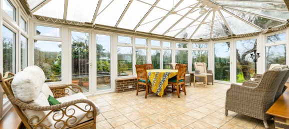 4 bedrooms House in Reigate, United Kingdom No. 979 49