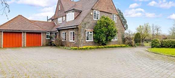 4 bedrooms House in Reigate, United Kingdom No. 979 9