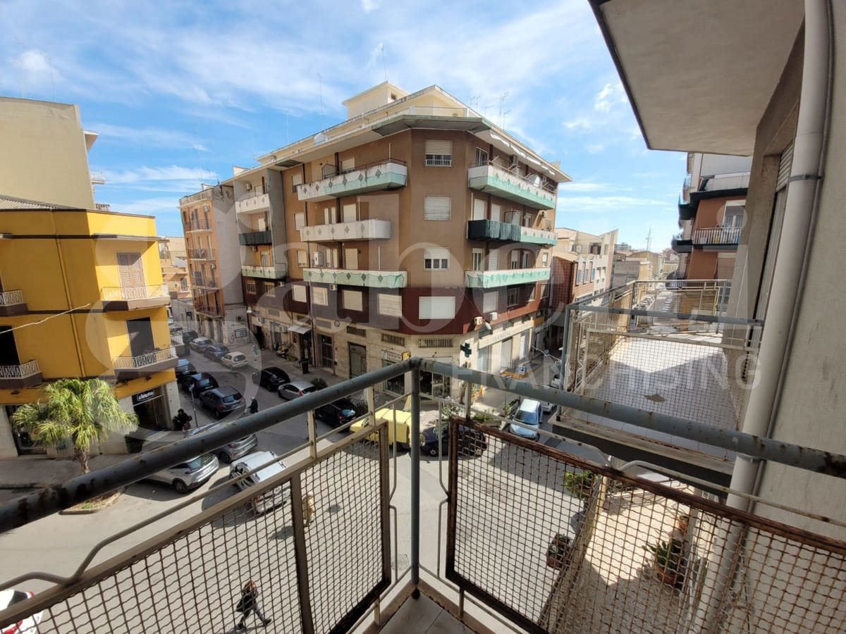 Квартира с 5 комнатами в Сиракузы, Италия № 243034