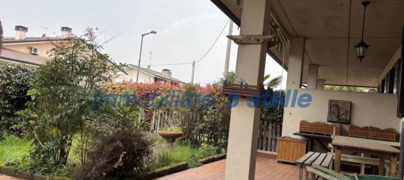 Villa de 3 dormitorios en Costabissara, Italy No. 215483 2