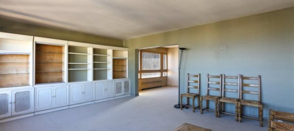 4 bedrooms Apartment in Paris, France No. 162021 2