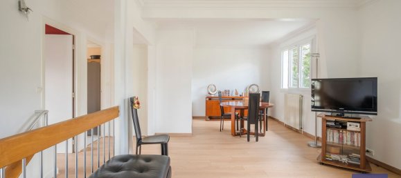 2 Schlafzimmer Haus in Les Pavillons-sous-Bois, France, Nr. 146533 4