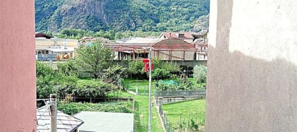 Casa de 6 habitaciónes en Donnas, Italy No. 61024 12