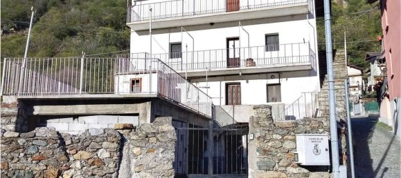 Casa de 6 habitaciónes en Donnas, Italy No. 61024 2