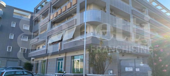 2 bedrooms Apartment in Trani, Italy No. 257706 2