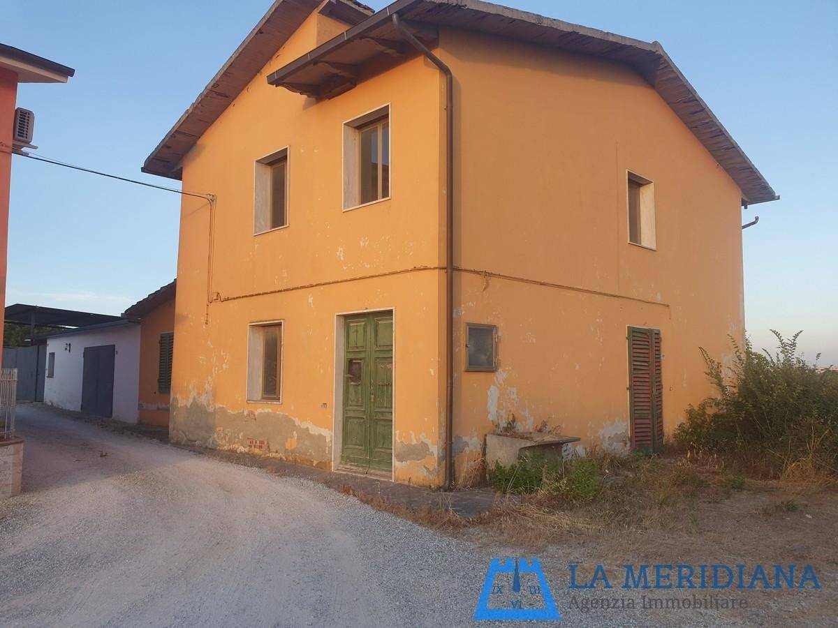 3 bedrooms House in Lamporecchio, Italy No. 266688