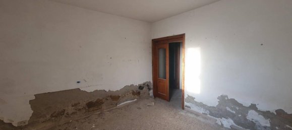 3 bedrooms House in Lamporecchio, Italy No. 266688 2