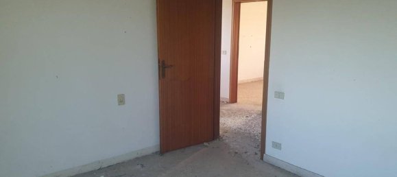 3 bedrooms House in Lamporecchio, Italy No. 266688 3