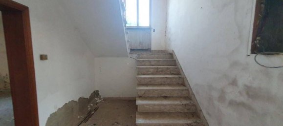 3 bedrooms House in Lamporecchio, Italy No. 266688 7