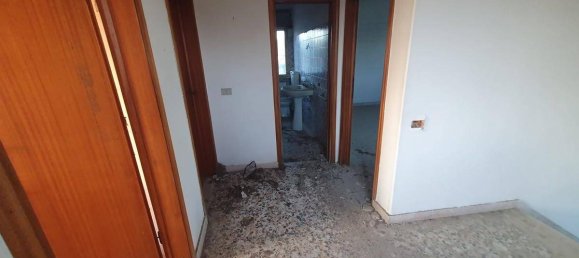 3 bedrooms House in Lamporecchio, Italy No. 266688 4