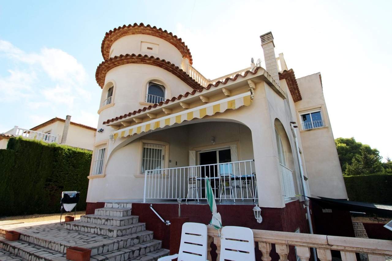 5 bedrooms Villa in Calpe, Spain No. 286817