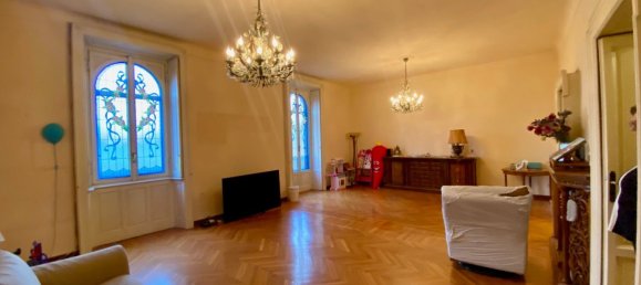 5 rooms Apartment in Milan, Italy No. 243988 2