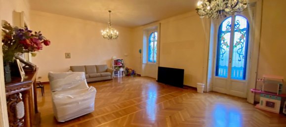 5 rooms Apartment in Milan, Italy No. 243988 3
