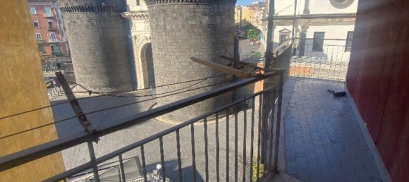 2 Schlafzimmer Penthouse in Naples, Italy, Nr. 372220 10