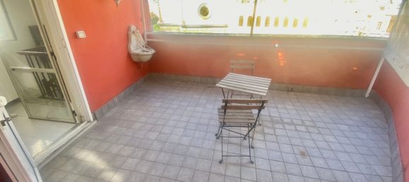 2 Schlafzimmer Penthouse in Naples, Italy, Nr. 372220 3