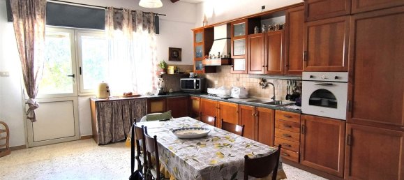 Квартира с 3 спальнями в Шакка, Италия № 289023 32