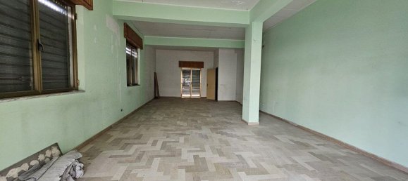 73m² Commercial property in Scalea, Italy No. 279053 2