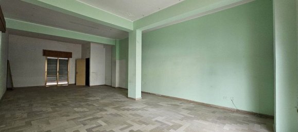 73m² Commercial property in Scalea, Italy No. 279053 3
