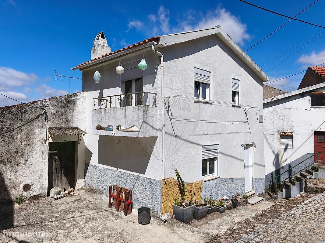 2 bedrooms House in Gouveia, Portugal No. 332845