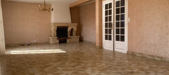 3 bedrooms Villa in Meucon, France No. 207651 4