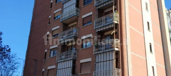 2 bedrooms Apartment in Turin, Italy No. 201944 14