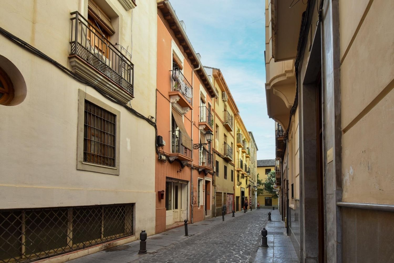 205m² Building in Granada, Spain No. 149731