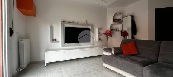 4 rooms Apartment in Bussero, Italy No. 324795 3