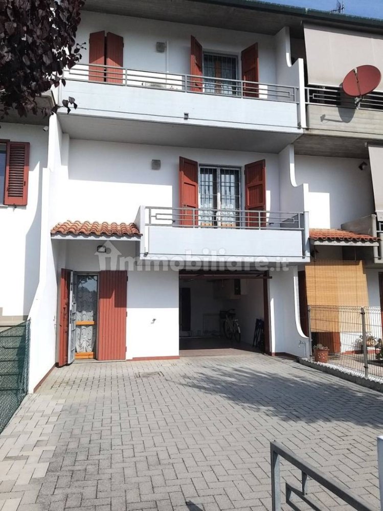 2 bedrooms House in Ravenna, Italy No. 400655