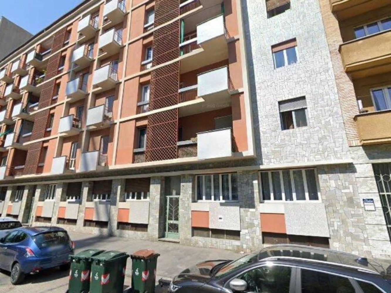 3 bedrooms Apartment in Turin, Italy No. 379372