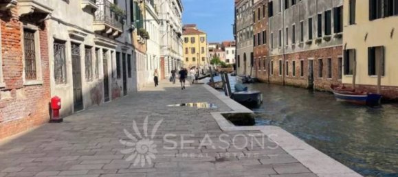 2 bedrooms Apartment in Venice, Italy No. 117658 18