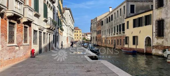 2 bedrooms Apartment in Venice, Italy No. 117658 15