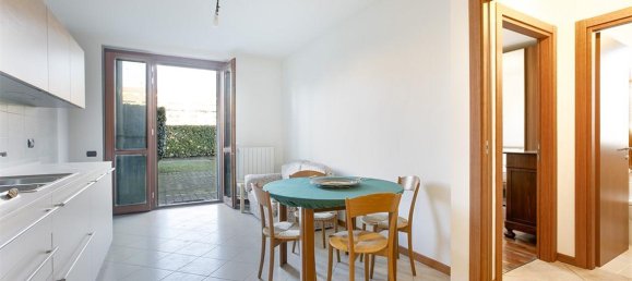2 rooms Apartment in San Giuliano Milanese, Italy No. 30353 4