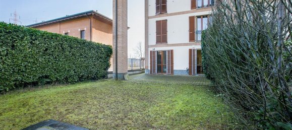 2 rooms Apartment in San Giuliano Milanese, Italy No. 30353 14
