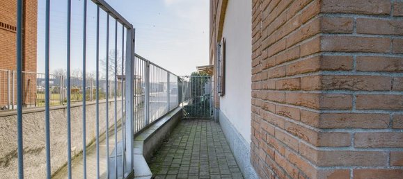 2 rooms Apartment in San Giuliano Milanese, Italy No. 30353 10