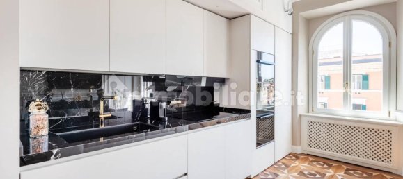 4 bedrooms Penthouse in Rome, Italy No. 277671 9