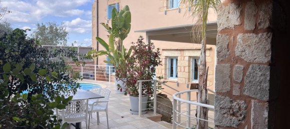 3 bedrooms Villa in Chania, Greece No. 8703 2